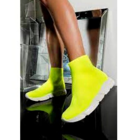 AKIRA Shoes - 💥HOT ITEM💥 AKIRA Label  Sock Sneaker in Neon Yellow